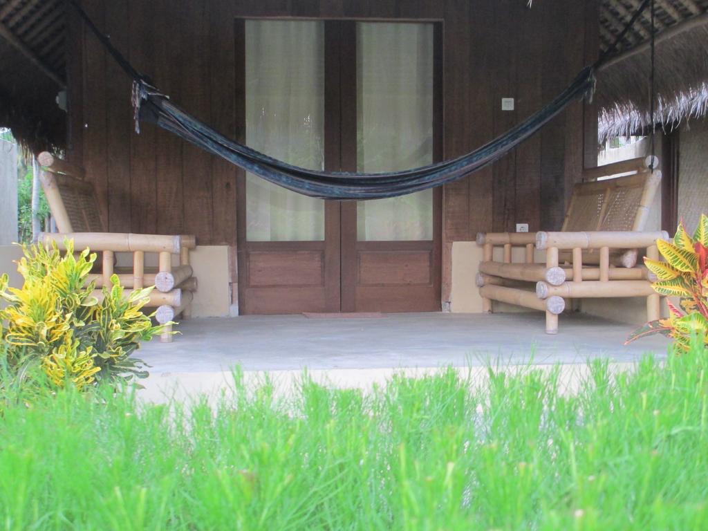 Selong Belanak Bungalows Exteriör bild