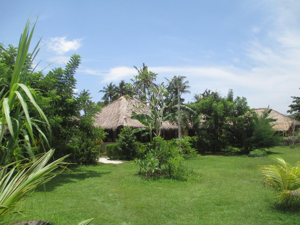 Selong Belanak Bungalows Exteriör bild