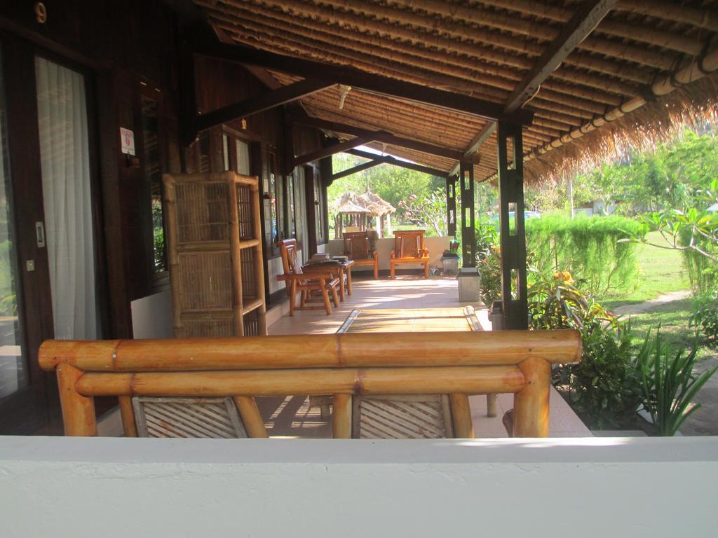 Selong Belanak Bungalows Exteriör bild